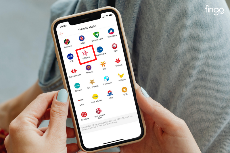 Chọn logo ngân hàng MBBank để tiến hành liên kết
