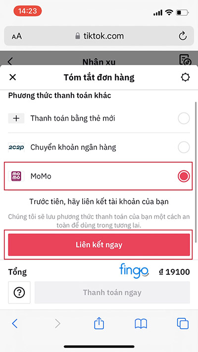 Chọn tài khoản MoMo để thanh toán và bấm Liên kết ngay