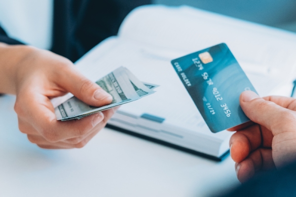Dịch vụ rút tiền thẻ tín dụng