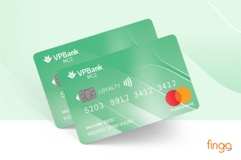 Thẻ tín dụng VPBank MC2 MasterCard với dòng chữ Loyalty bên cạnh con chip