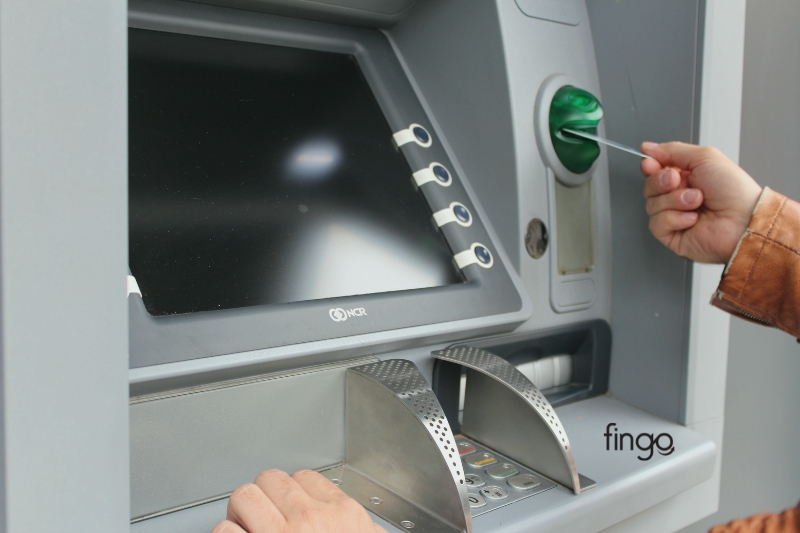 Kiểm tra số dư tài khoản Techcombank qua cây ATM 