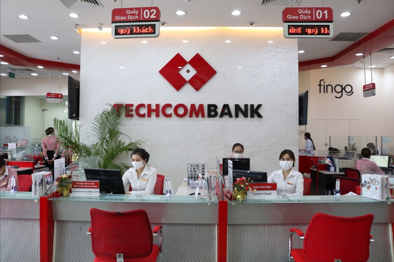 Đến quầy giao dịch Techcombank gần nhất để được hướng dẫn tra soát giao dịch Techcombank