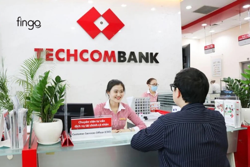 Đến trực tiếp quầy giao dịch để hủy tài khoản Techcombank