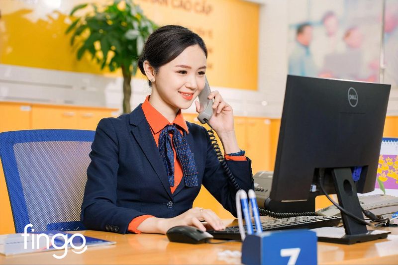 Kích hoạt thẻ tại Ngân hàng Sacombank hoặc qua dịch vụ CSKH