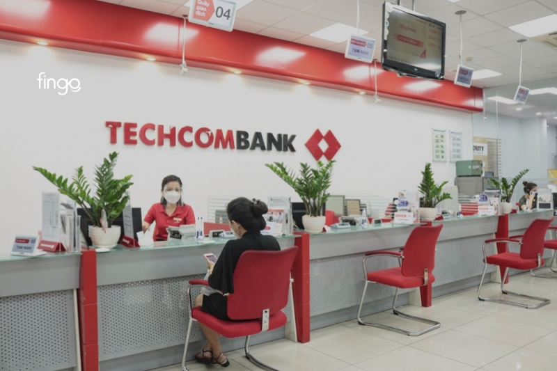 Kích hoạt thẻ tín dụng Techcombank qua quầy giao dịch