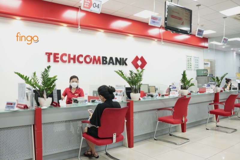 Đến quầy giao dịch nâng hạn mức tín dụng Techcombank