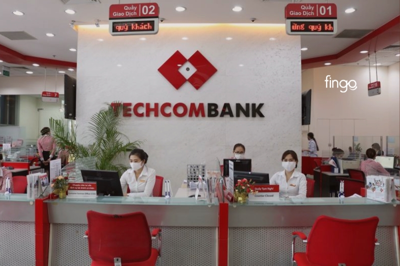Đến trực tiếp ngân hàng Techcombank để hủy thẻ