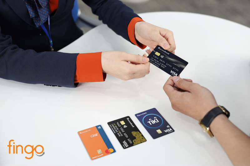 Lấy thẻ ATM Sacombank tại chi nhánh ngân hàng