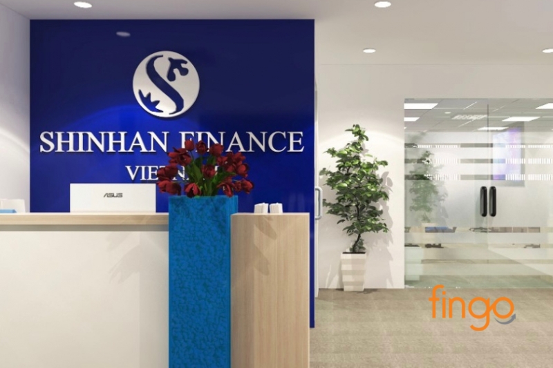 Tra cứu hợp đồng Shinhan Finance tại quầy giao dịch