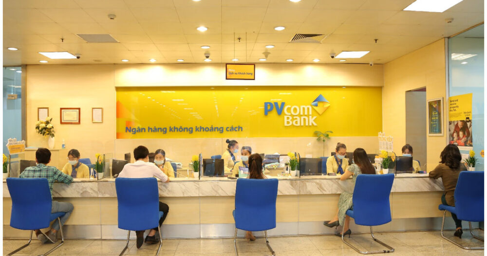 Đến trực tiếp quầy giao dịch PVcomBank để đăng ký