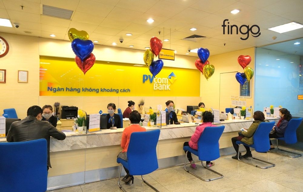 Đến trực tiếp quầy giao dịch để đăng ký Internet Banking PVcomBank