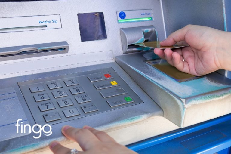 Tra cứu số tài khoản ngân hàng Woori Bank qua trụ ATM