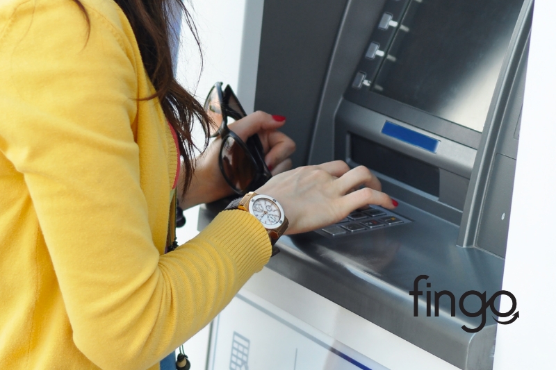 Cách đổi mã pin thẻ Woori Bank tại trụ ATM.