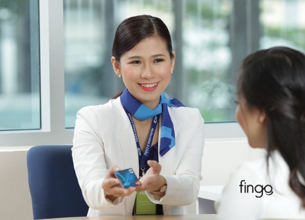 Kiểm tra số dư tài khoản ACB tại quầy giao dịch