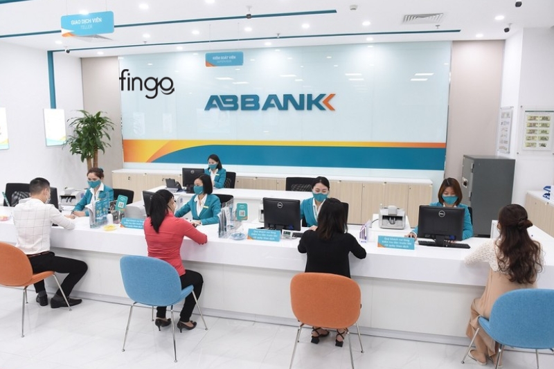 Mở thẻ tín dụng ABBank Visa Priority tại quầy giao dịch