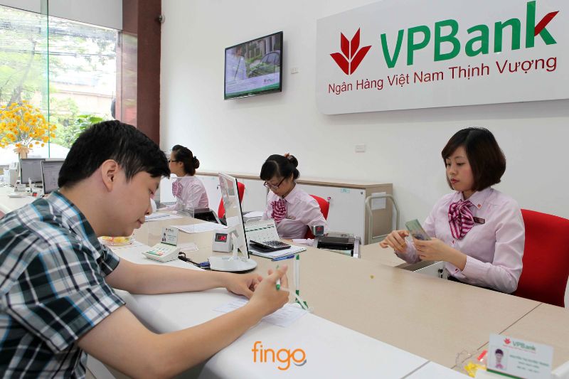 Gia hạn thẻ tín dụng VPBank tại quầy giao dịch