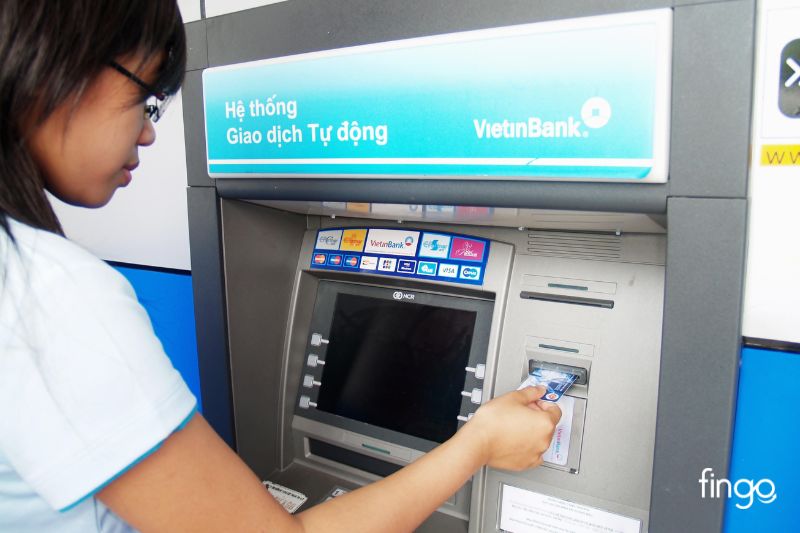 Các bước rút tiền ATM Vietinbank bằng thẻ