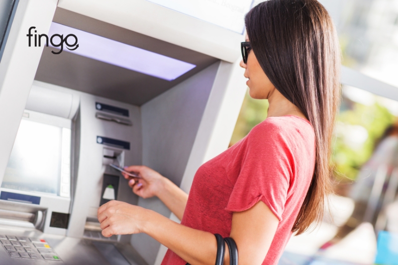 Phí rút tiền mặt thẻ tín dụng Standard Chartered tại ATM
