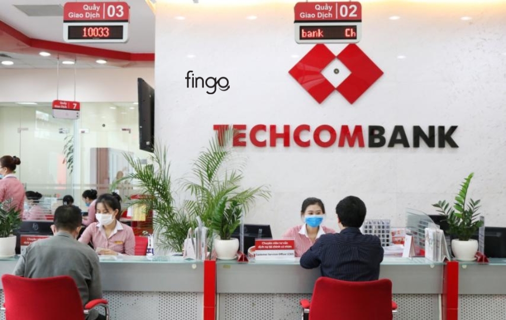 Rút tiền thẻ tín dụng Techcombank trực tiếp tại ngân hàng