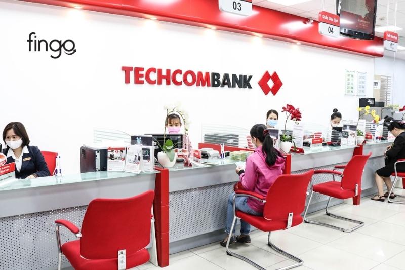 Mở thẻ Techcombank Napas tại quầy giao dịch