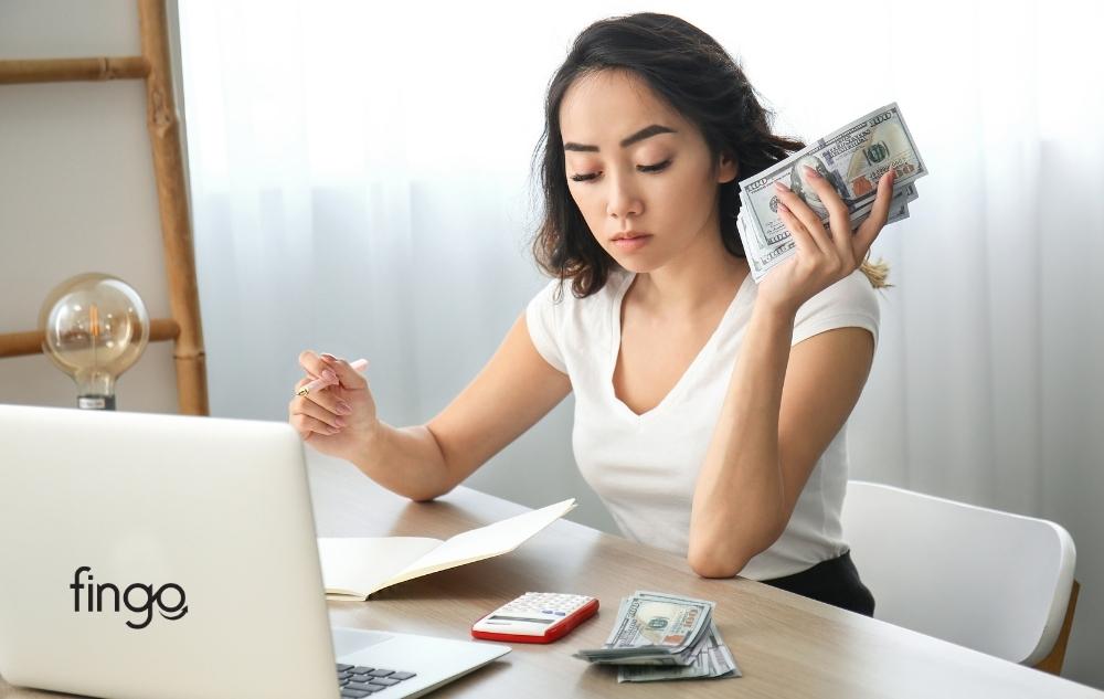 Liệt kê đầy đủ các mục cần chi và thu trong tháng