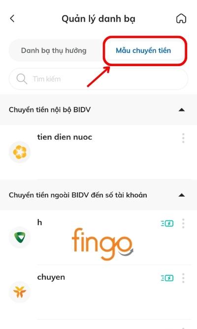 Tại màn hình Quản lý danh bạ, chọn Mẫu chuyển tiền. 