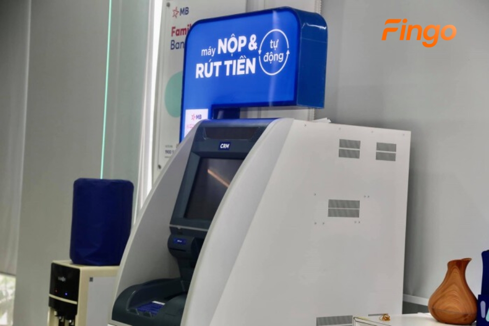 Cách rút tiền thẻ tín dụng MB Bank tại cây ATM
