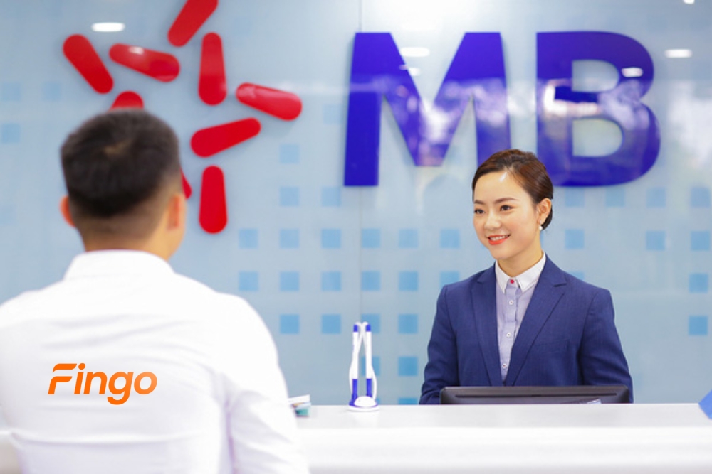 Cách rút tiền thẻ tín dụng MB Bank tại quầy giao dịch