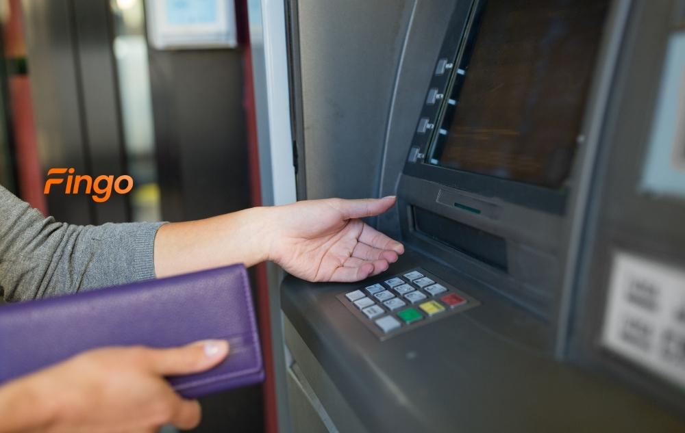 Chuyển tiền khác ngân hàng qua máy ATM