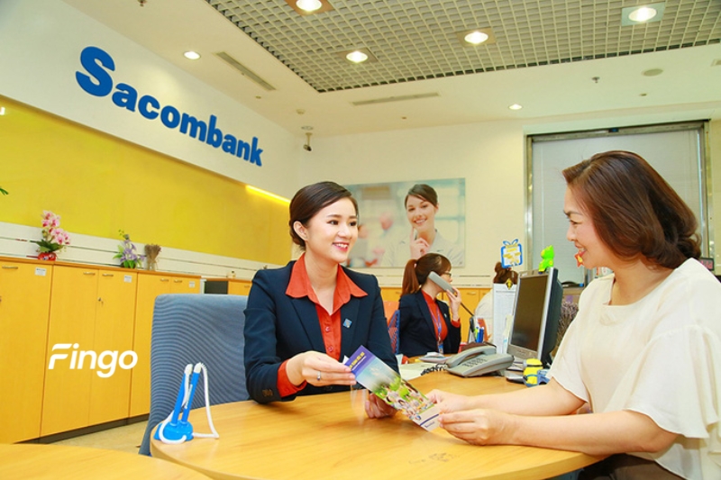 Đăng ký thẻ tín dụng quốc tế Sacombank UnionPay trực tiếp tại quầy.