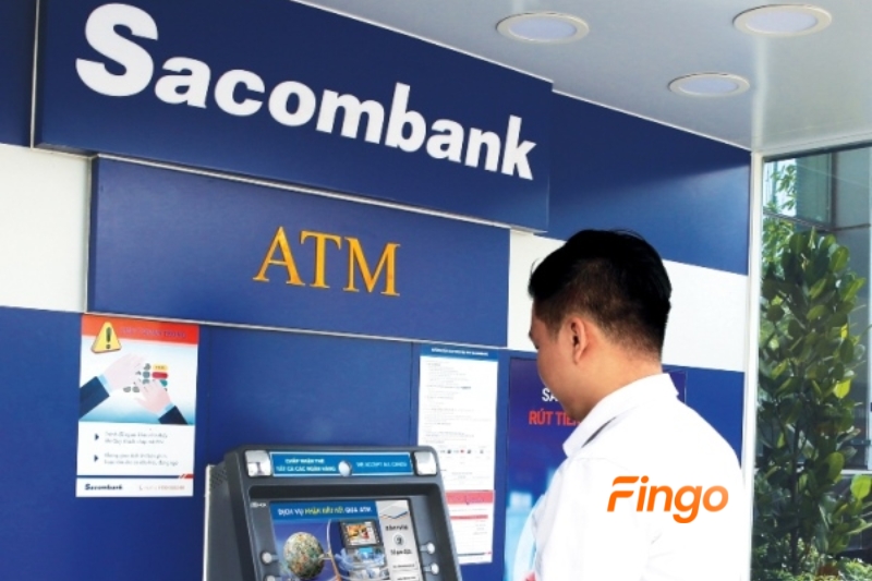 Kích hoạt thẻ tín dụng Sacombank qua trụ ATM.