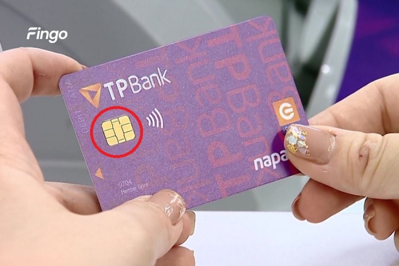 Thẻ ngân hàng gắn chip là gì?