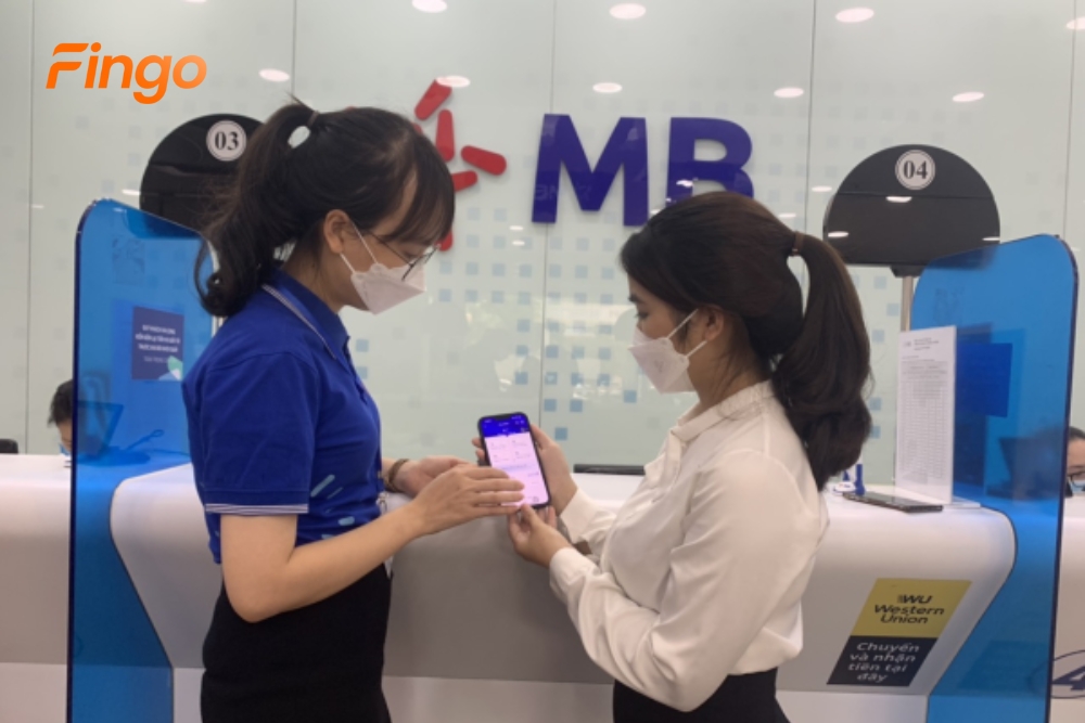 Cách nâng hạn mức thẻ tín dụng MB Bank tại quầy giao dịch