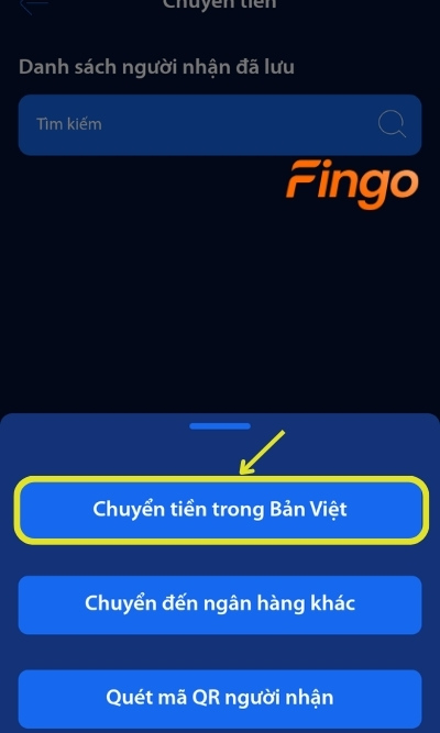 Chọn Chuyển tiền trong Bản Việt