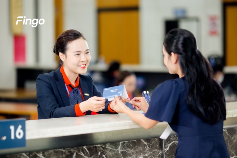 Ngân hàng Sacombank có làm việc vào thứ 7 không?