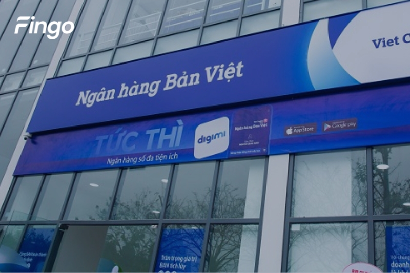 Kiểm tra ngày sao kê thẻ tín dụng Bản Việt tại quầy giao dịch