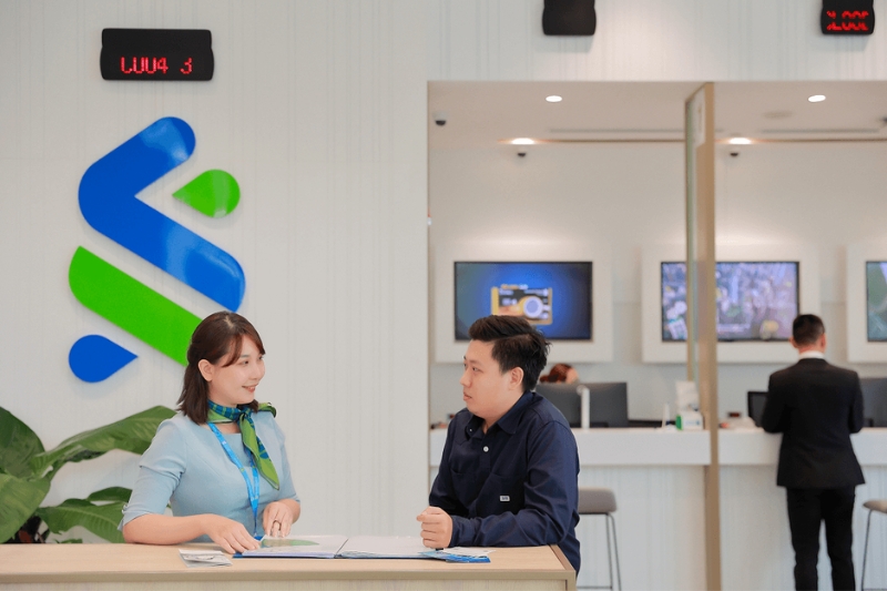Mở thẻ tín dụng Standard Chartered tại quầy giao dịch