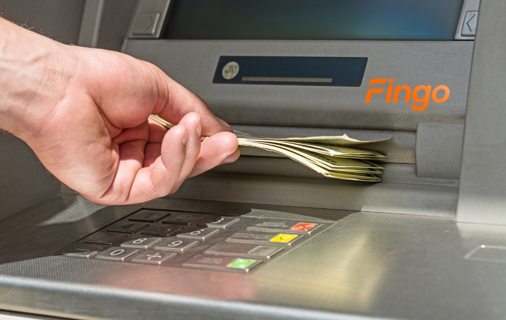 Nộp tiền tại cây ATM Techcombank có được không?