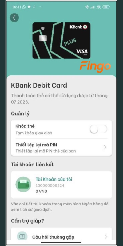 Chọn "Khóa thẻ" bằng cách kéo nút bật/tắt từ trái sang phải