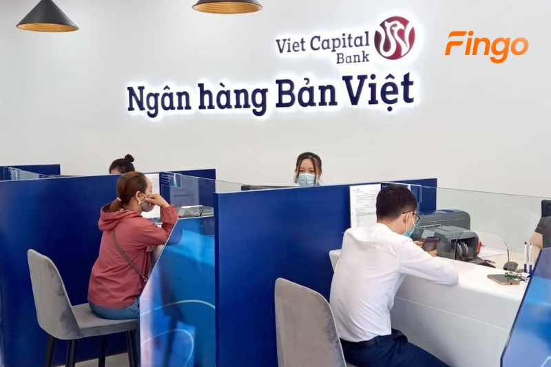Kiểm tra hạn mức thẻ tín dụng Bản Việt (BVBank) tại quầy giao dịch