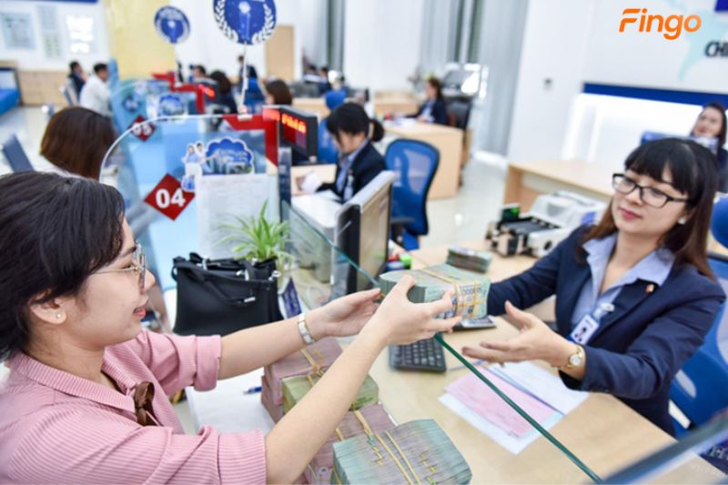 Nạp tiền vào thẻ ATM trực tiếp tại quầy giao dịch