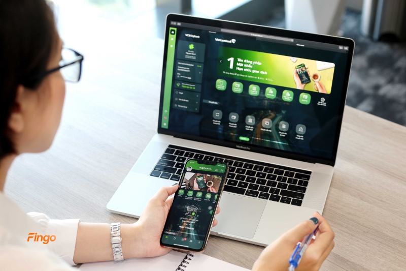 Chuyển tiền từ Vietcombank sang Sacombank mất bao lâu?