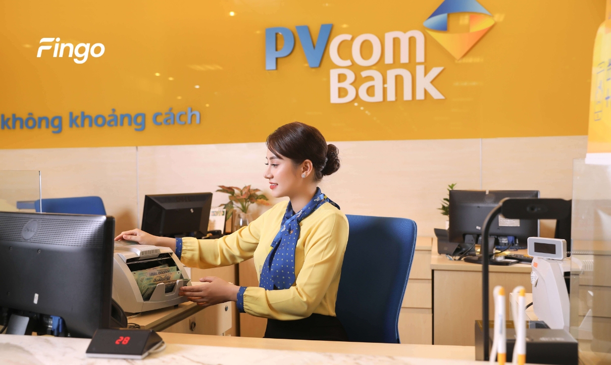 Cách rút tiền thẻ tín dụng PVcomBank tại quầy giao dịch