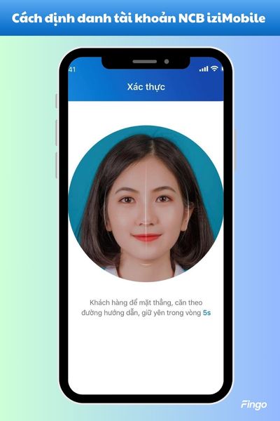 Hướng camera về khuôn mặt và quay trái, quay phải theo hướng dẫn
