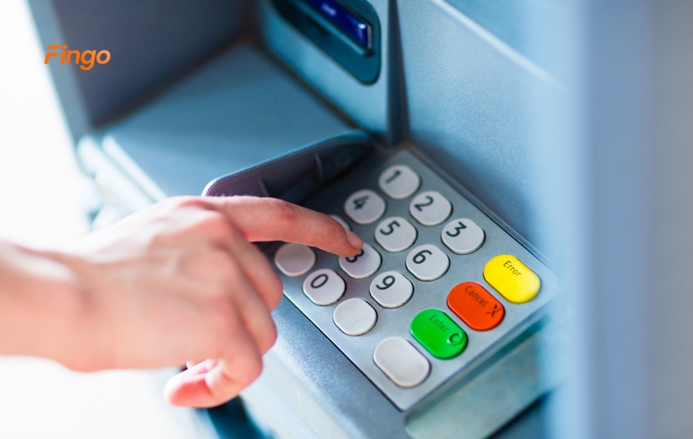 Che mã PIN khi thực hiện giao dịch tại máy ATM