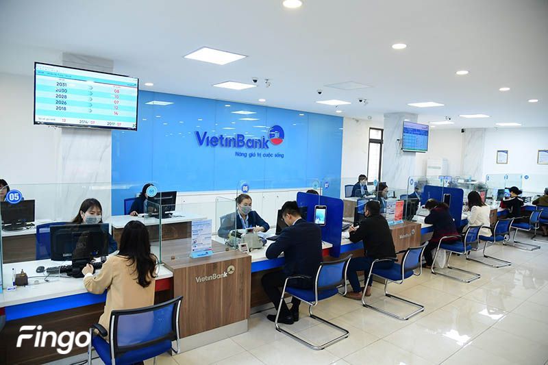 Cách chuyển tiền mặt vào thẻ ATM Vietinbank tại quầy giao dịch