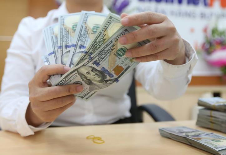 Phí chuyển đổi ngoại tệ ACB là gì?