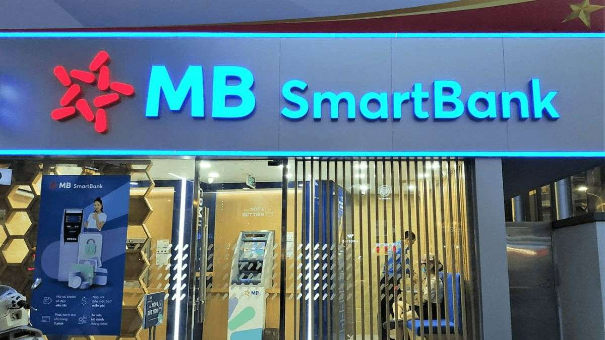 Thao tác tra cứu số tài khoản nguồn MB Bank qua cây ATM